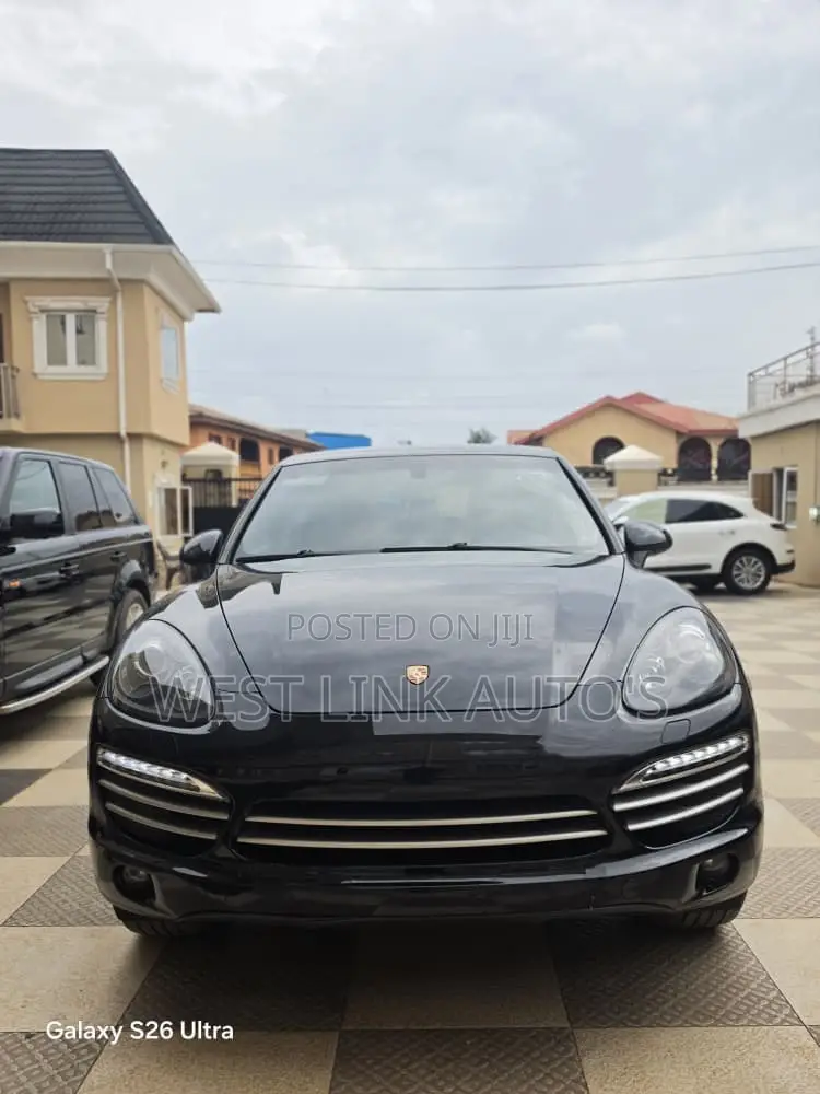 Porsche Cayenne Diesel 4dr SUV AWD (3.0L 6cyl Turbodiesel 8A) 2015