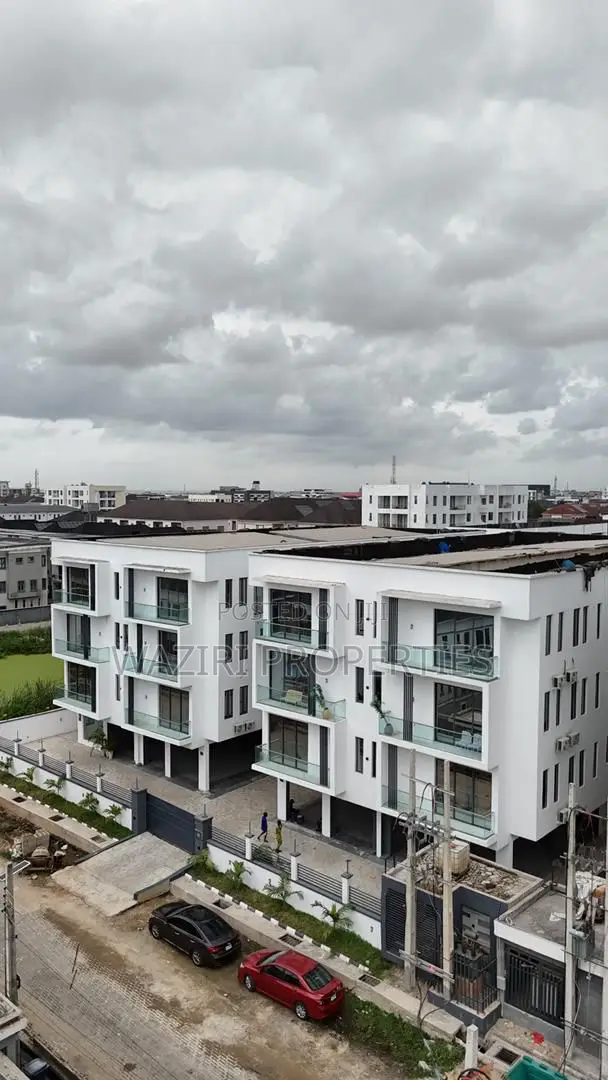 3bdrm Apartment in Lekki Phase 1 for sale