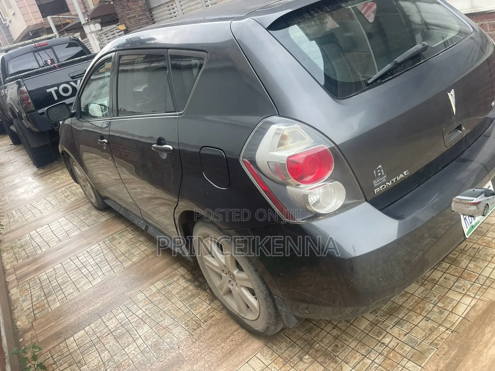 Pontiac Vibe 2010 Gray