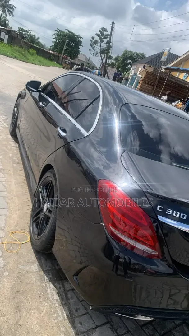 Mercedes-Benz C300 2015 Black
