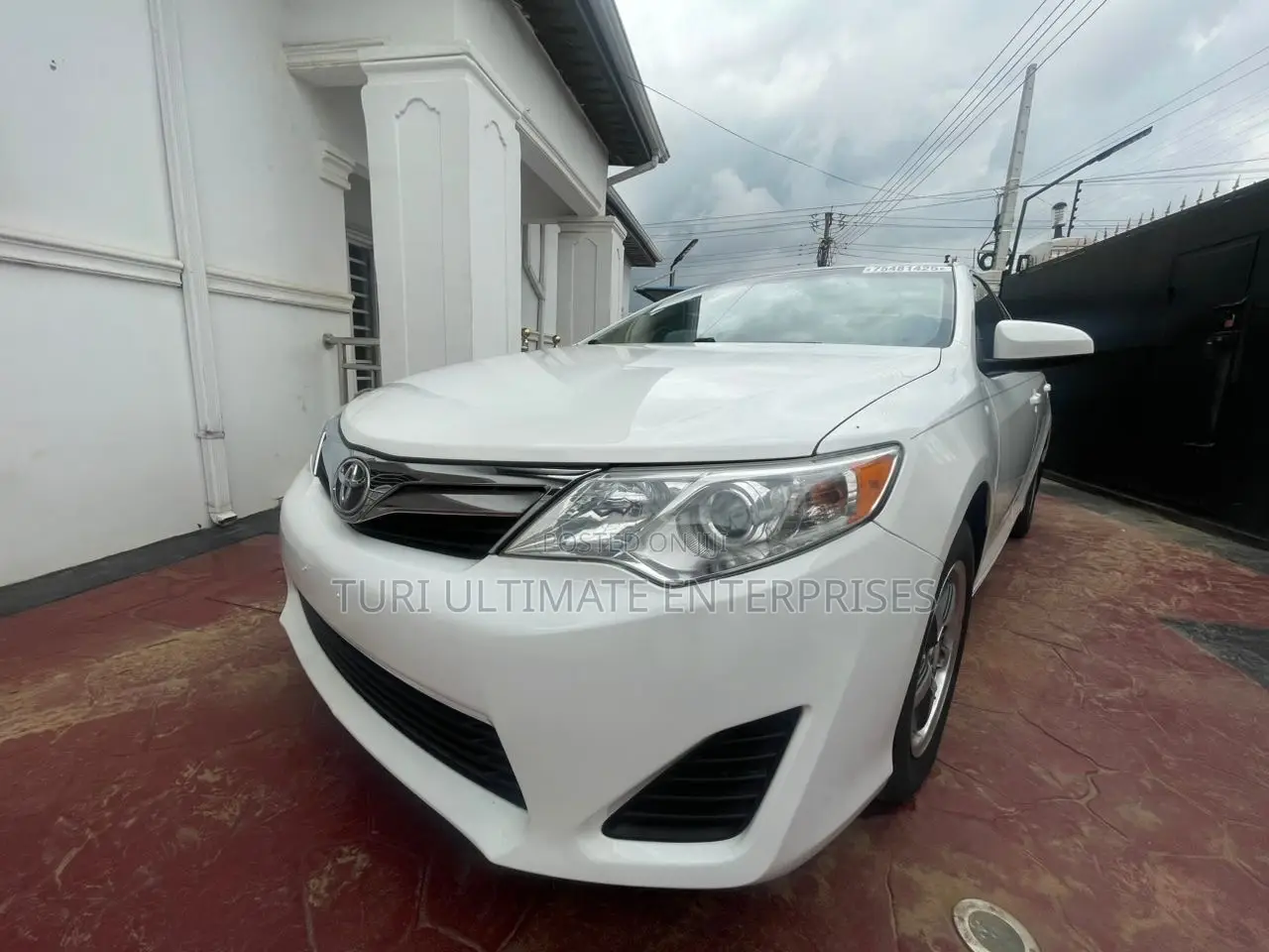 Toyota Camry XLE 4dr Sedan (2.5L 4cyl 6A) 2012 White