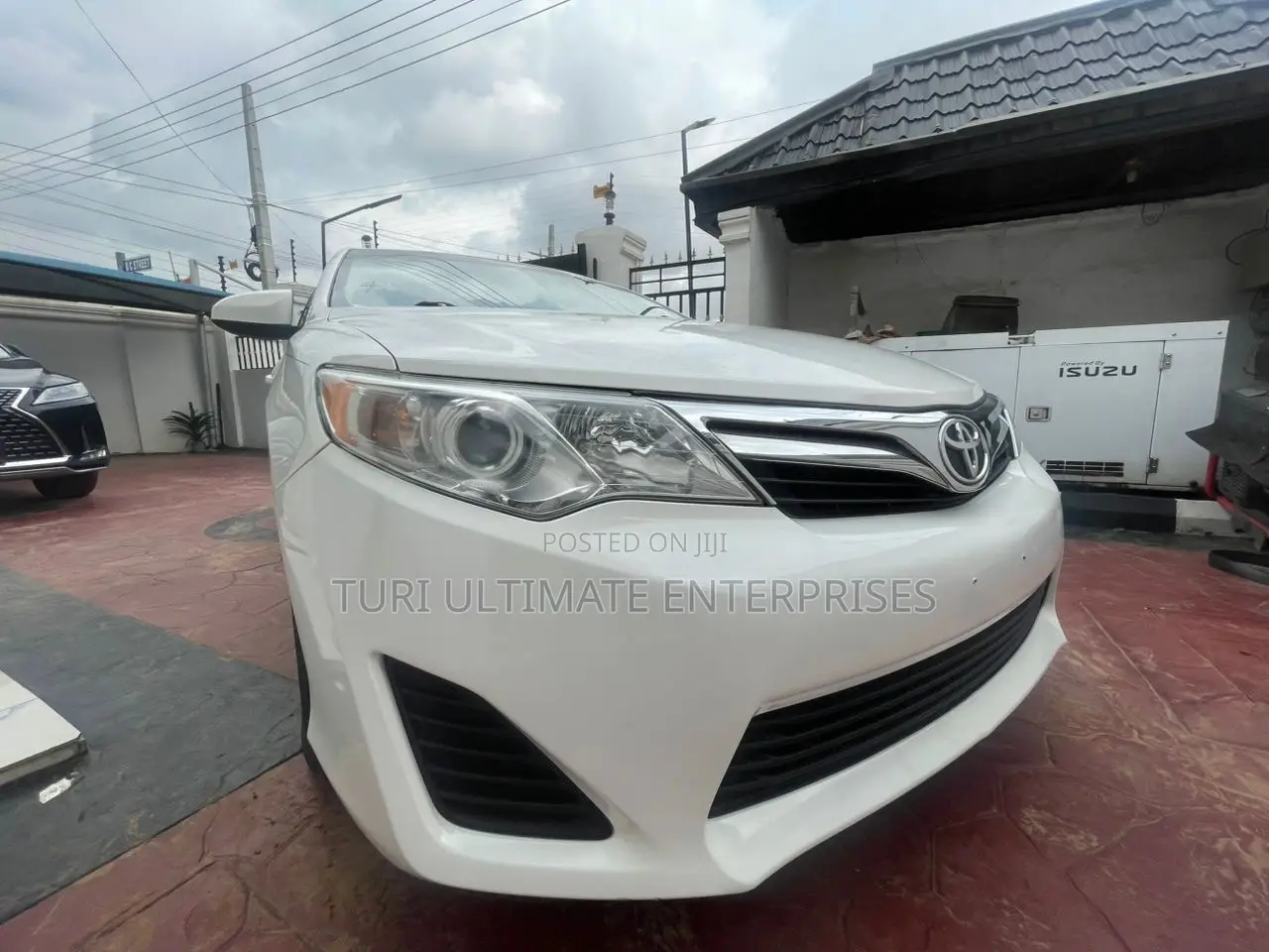 Toyota Camry XLE 4dr Sedan (2.5L 4cyl 6A) 2012 White
