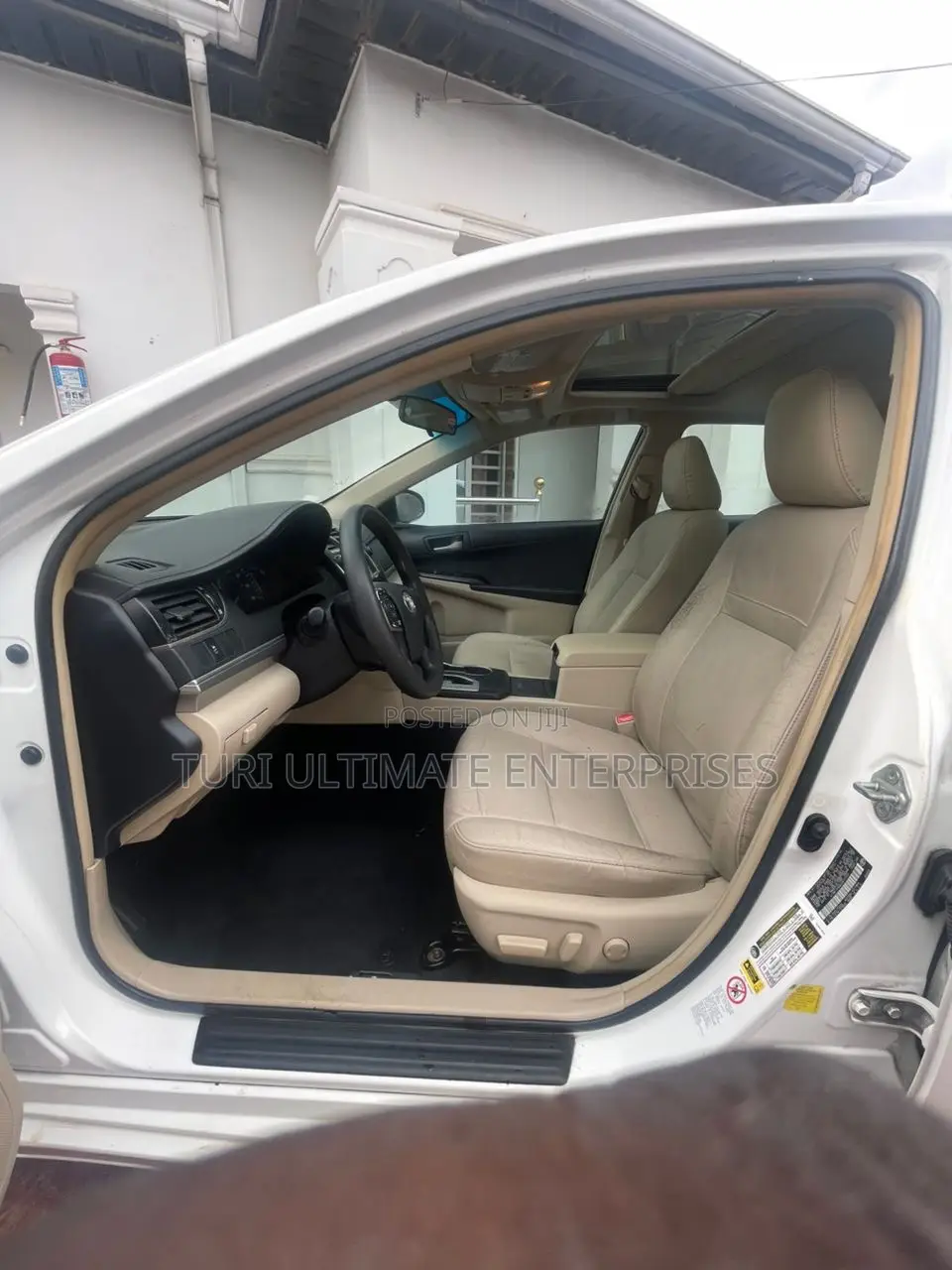 Toyota Camry XLE 4dr Sedan (2.5L 4cyl 6A) 2012 White