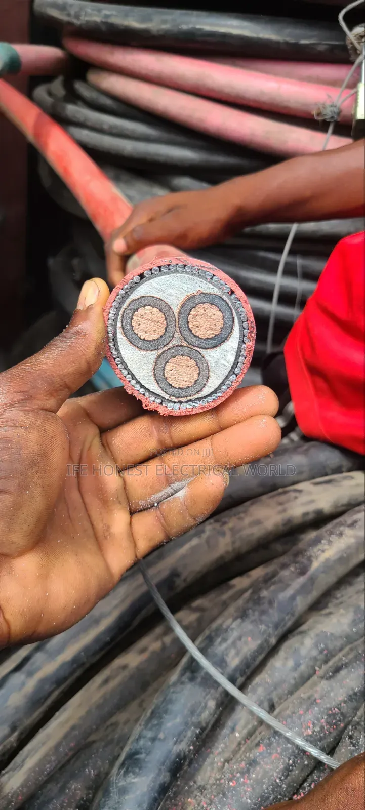 Xlpe 11kv 150mmx3core Red