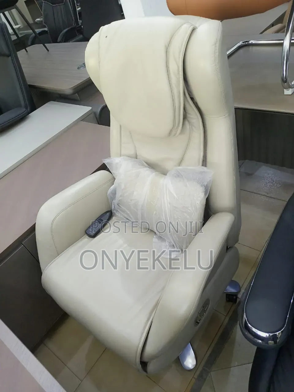 Executive Full Massaging Chair