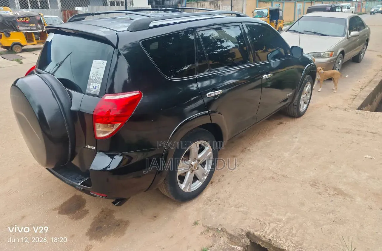 Toyota RAV4 2010 Black