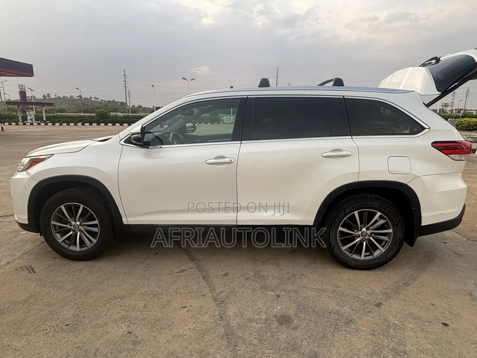 Toyota Highlander XLE 2019 White
