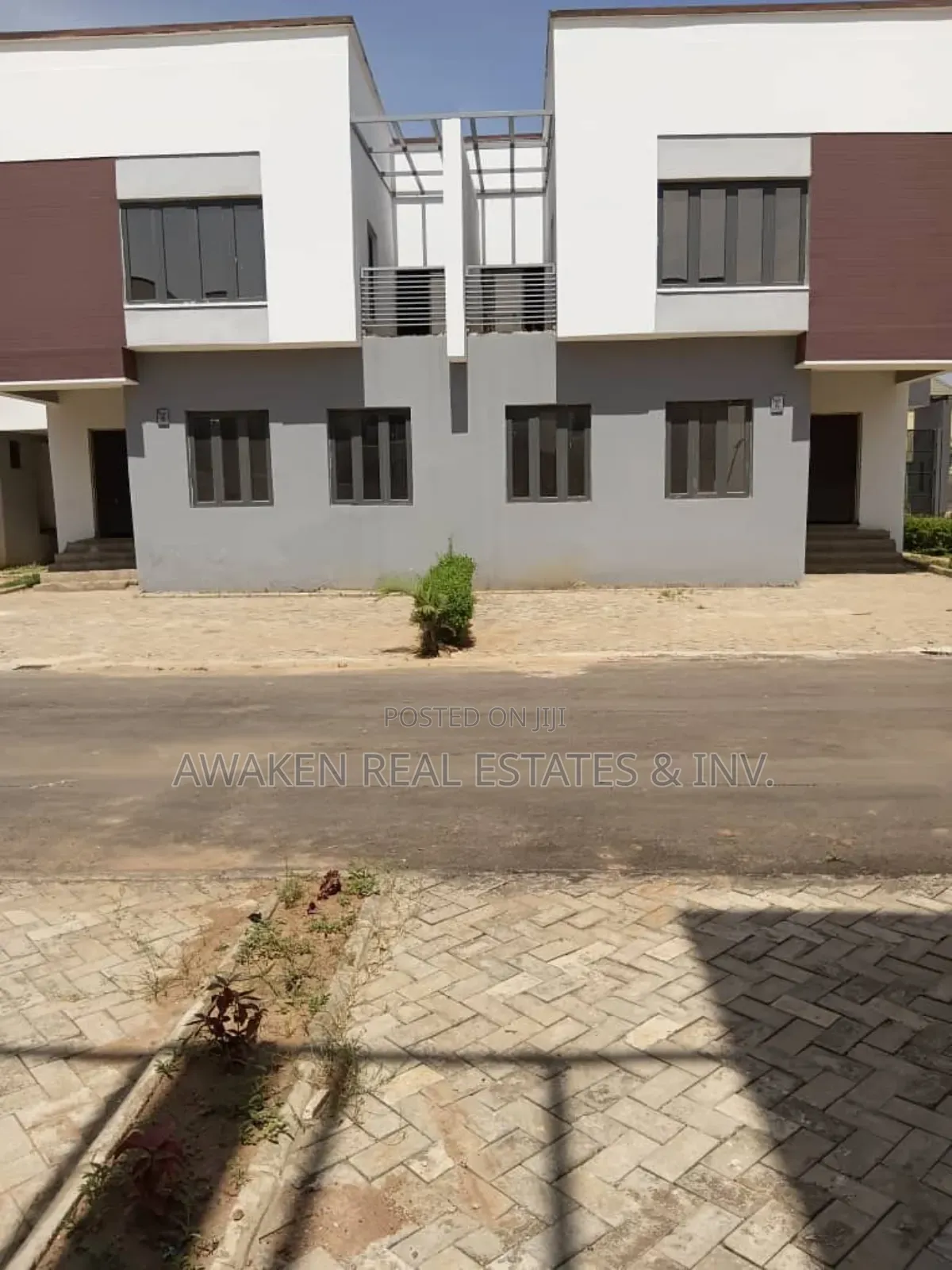 4bdrm Townhouse/Terrace in FHA for sale