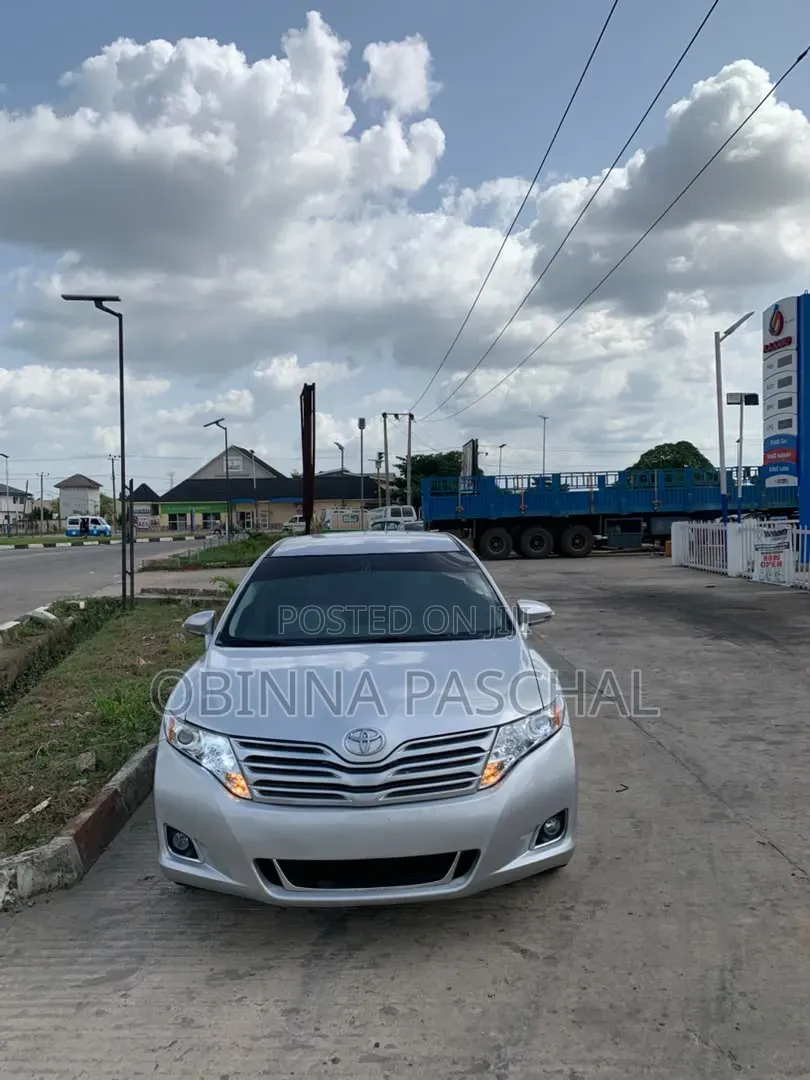 Toyota Venza 2010 Silver