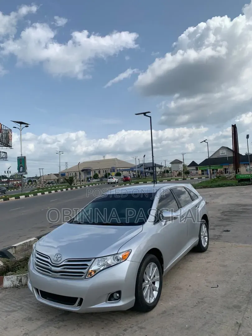 Toyota Venza 2010 Silver