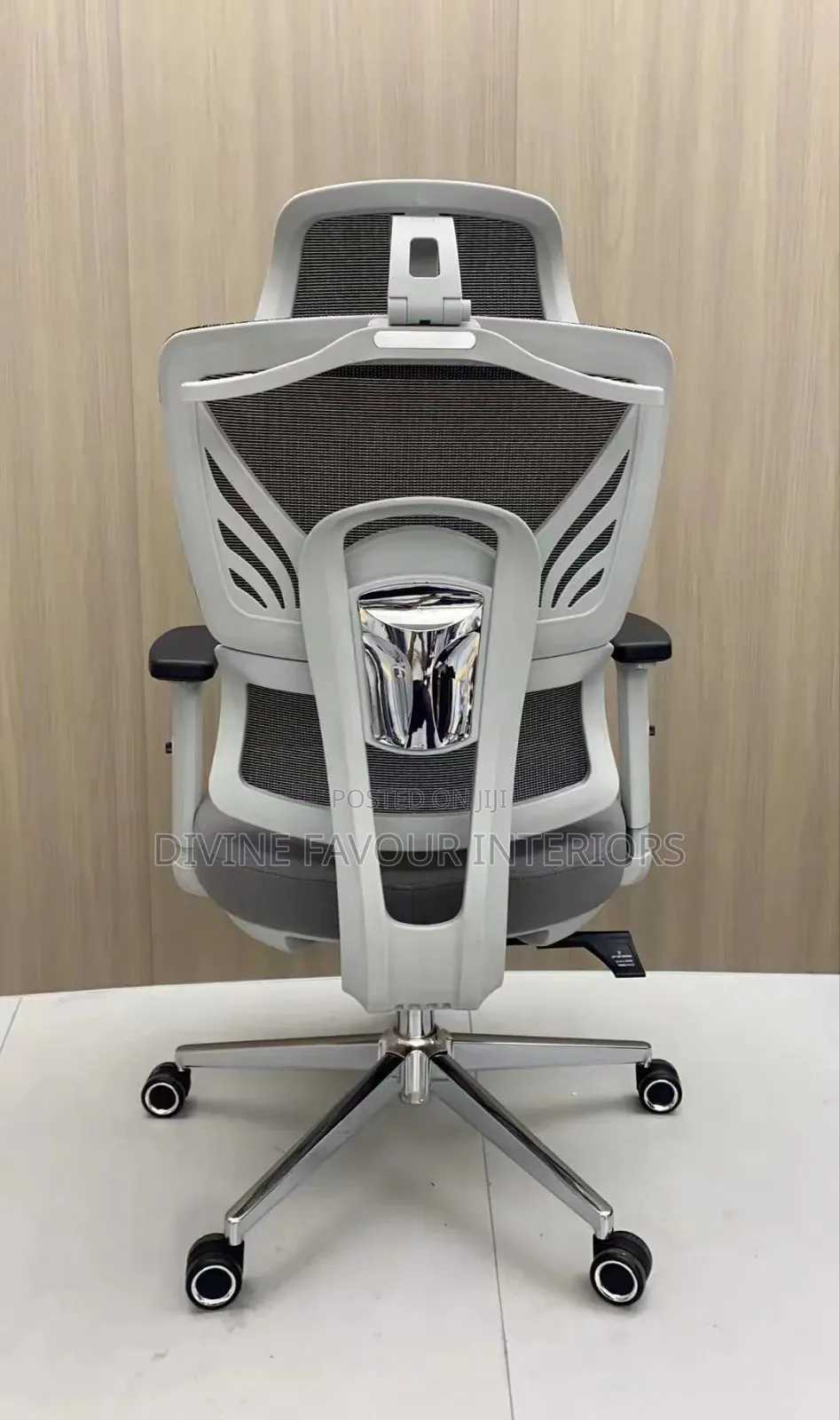 Mesh Designed Ergonomic Swivel Chair Chair
