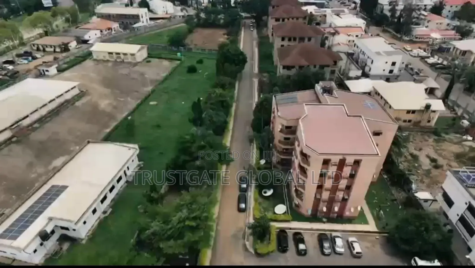 20bdrm Apartment in Wuse 2 for sale