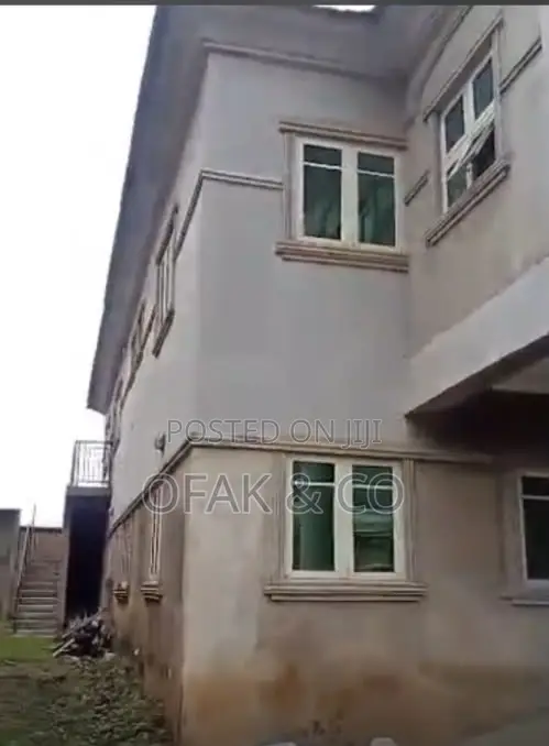 10bdrm Mansion in Basorun for sale