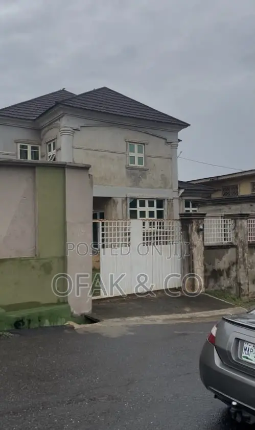 10bdrm Mansion in Basorun for sale