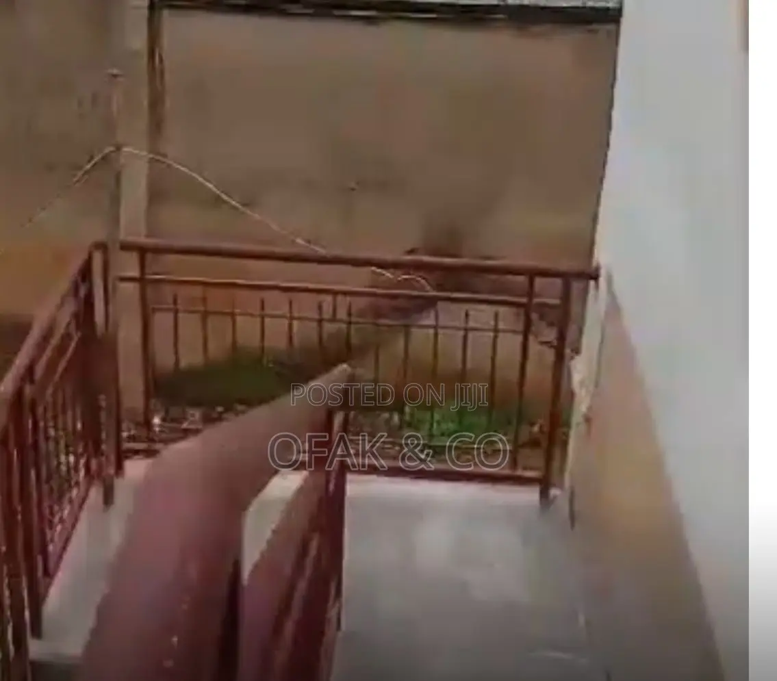 10bdrm Mansion in Basorun for sale
