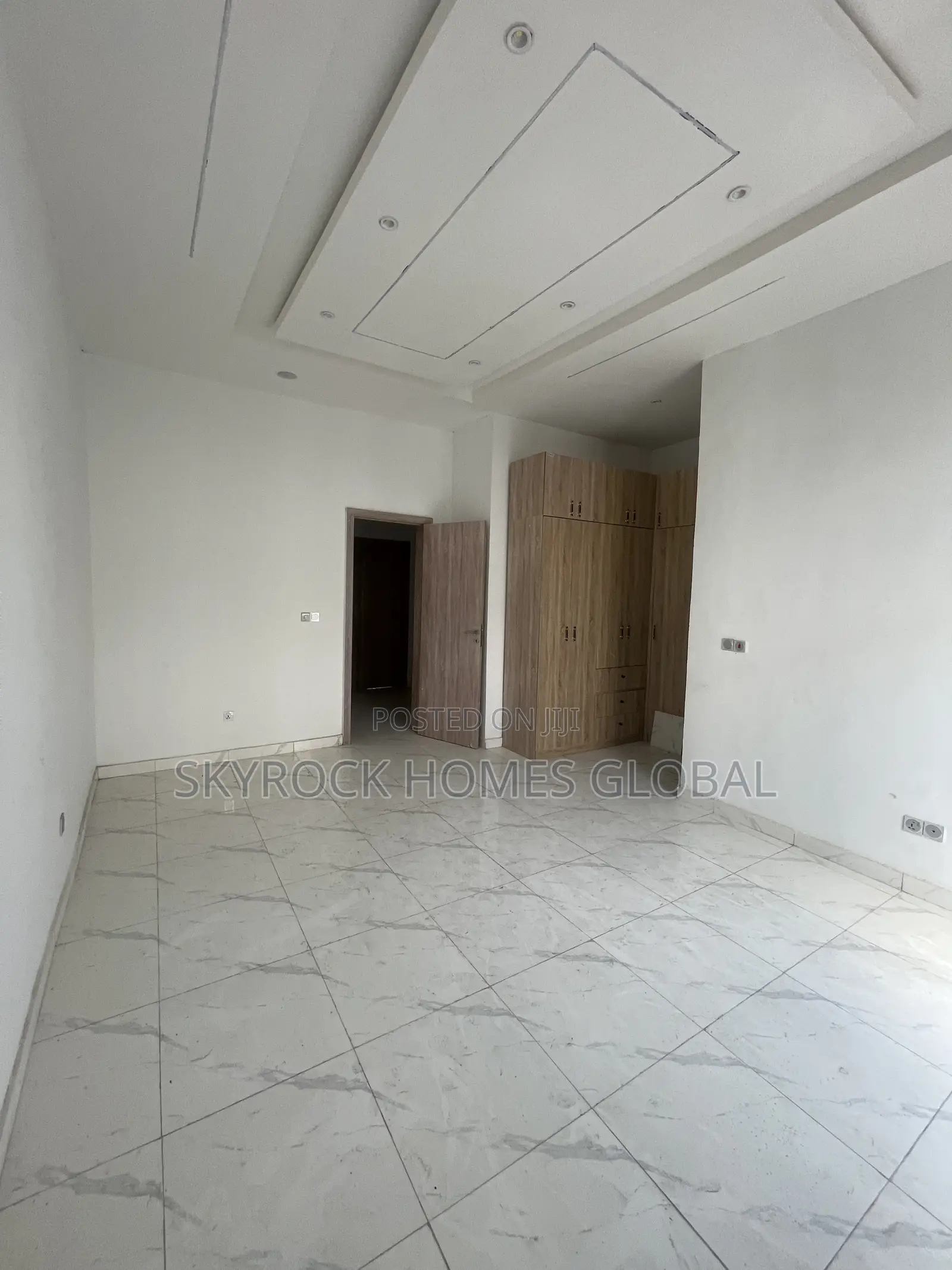 4bdrm Duplex in Ikota for rent
