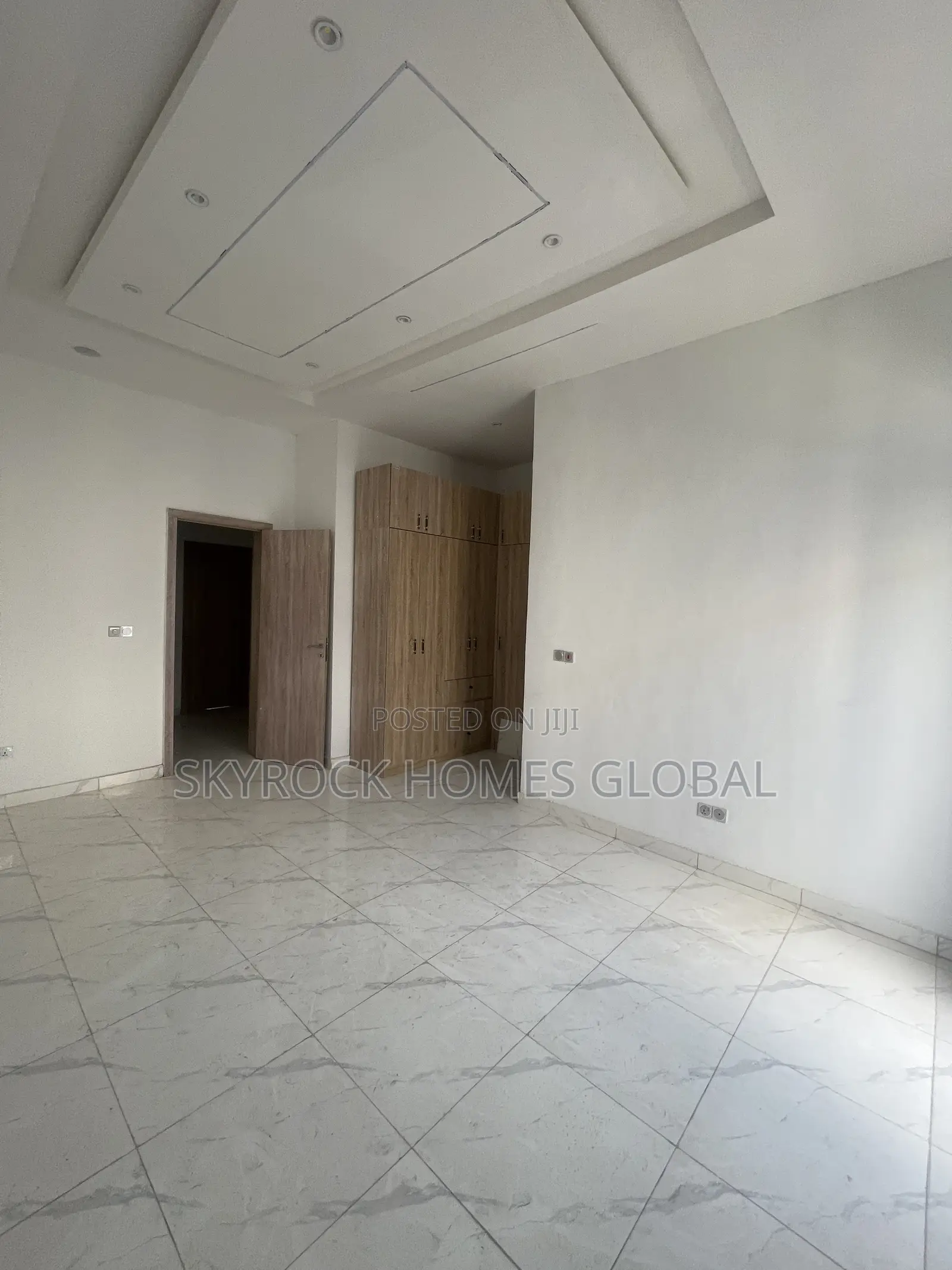 4bdrm Duplex in Ikota for rent