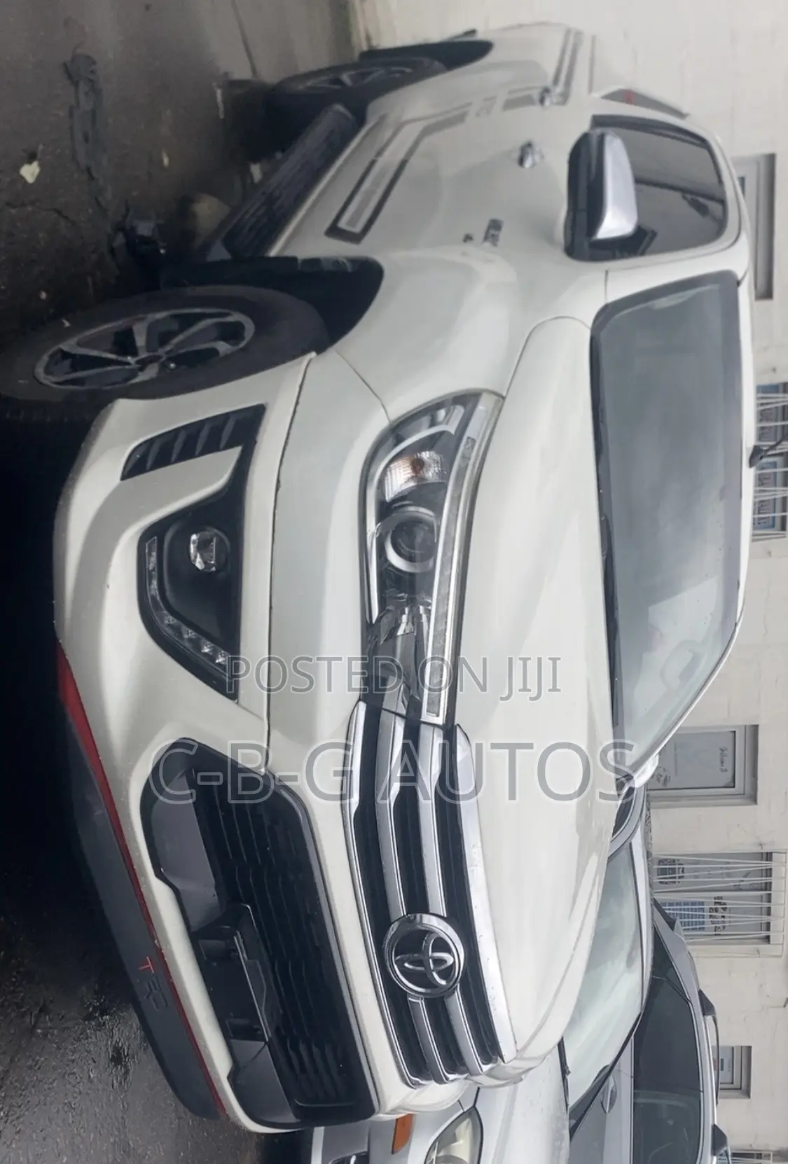 Toyota Hilux SR5 4x4 2018 White