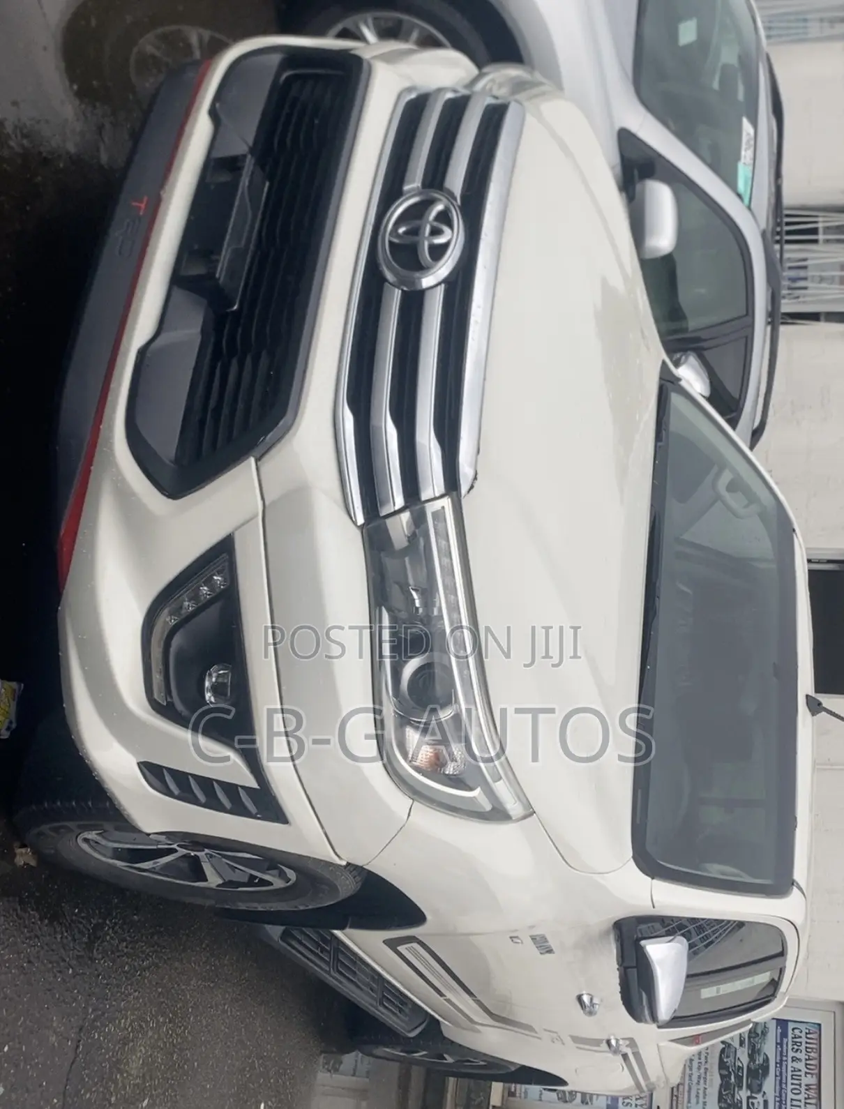Toyota Hilux SR5 4x4 2018 White