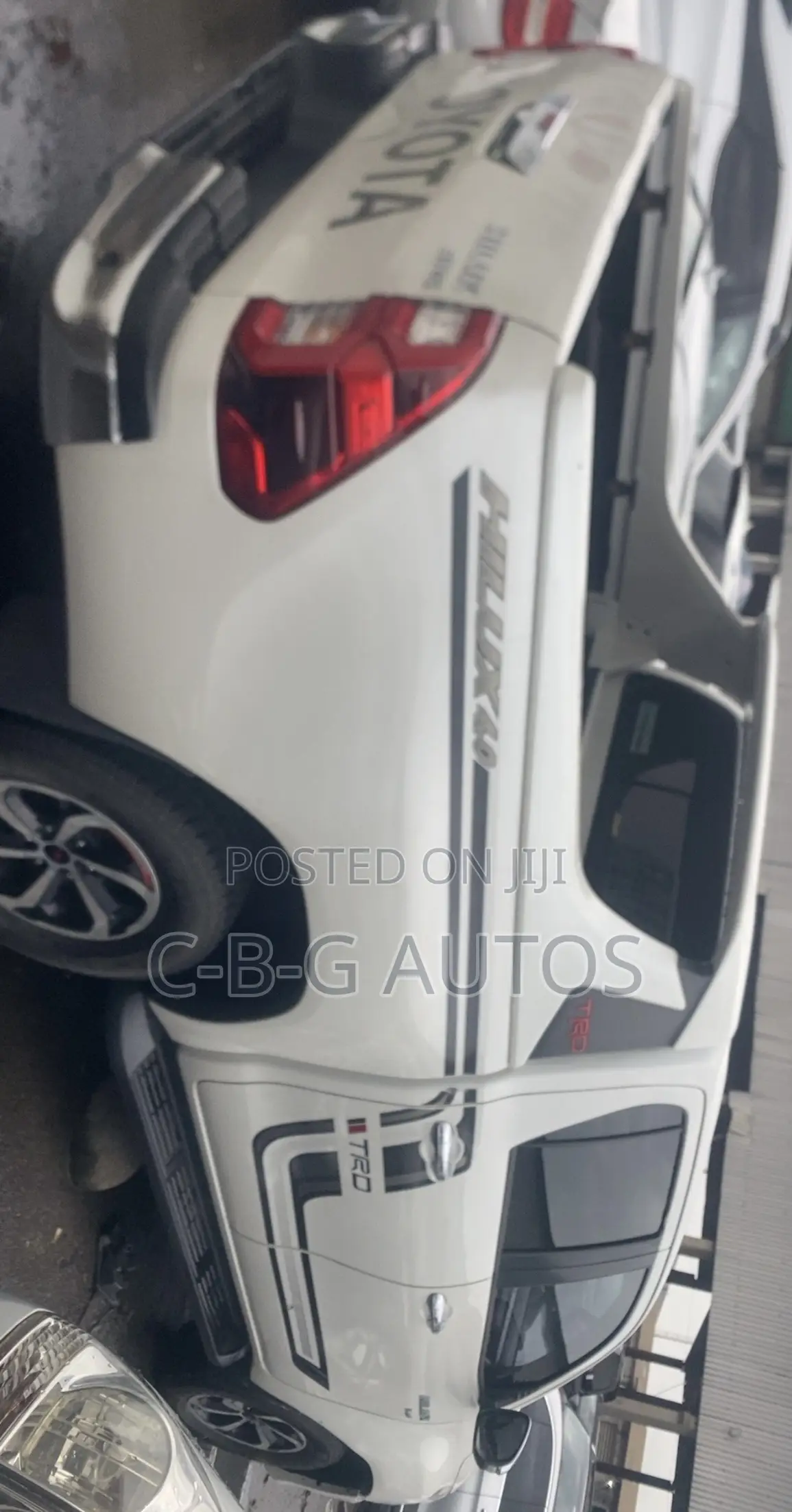 Toyota Hilux SR5 4x4 2018 White