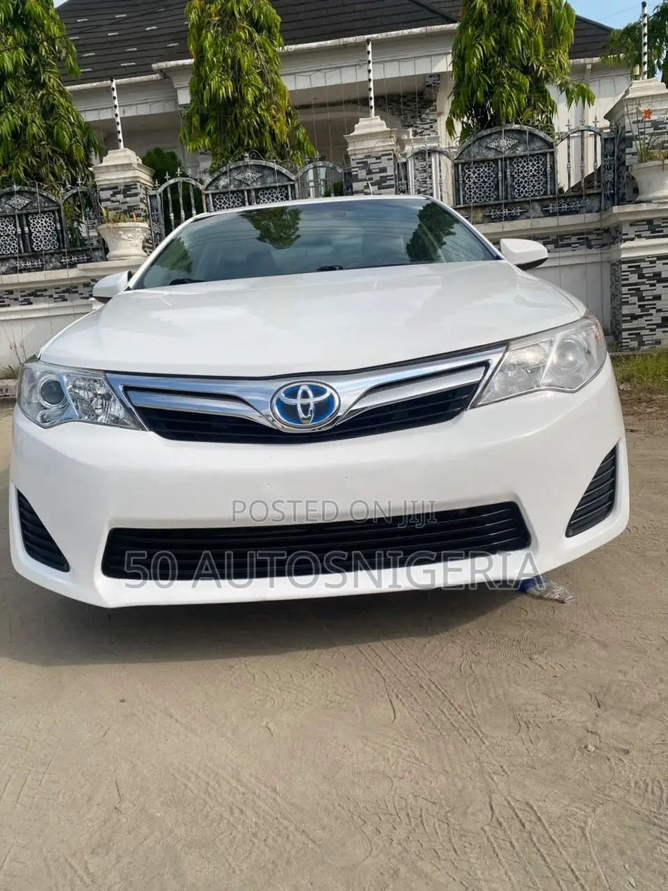 Toyota Camry LE 4dr Sedan (2.5L 4cyl 6A) 2013 White