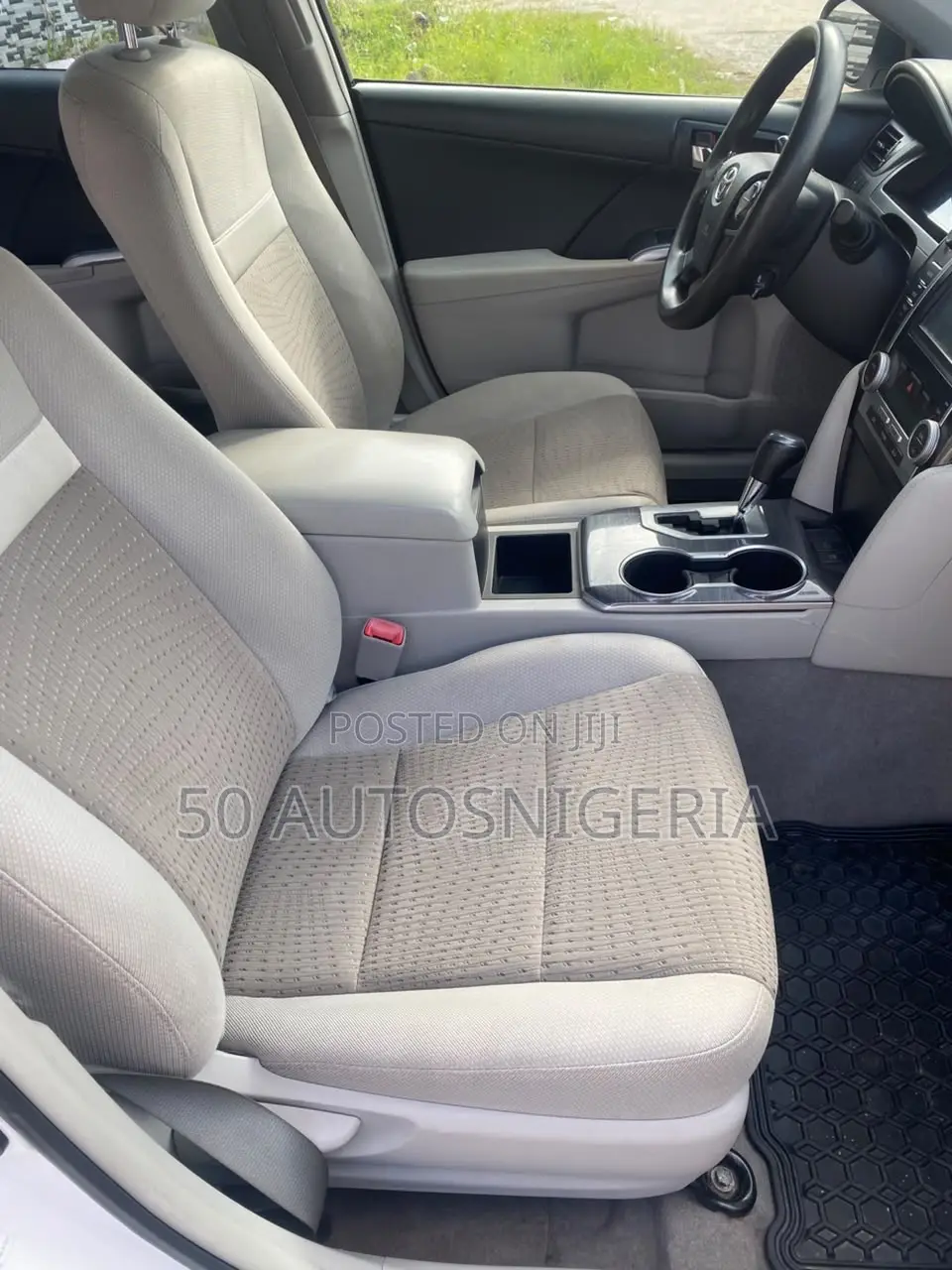 Toyota Camry LE 4dr Sedan (2.5L 4cyl 6A) 2013 White
