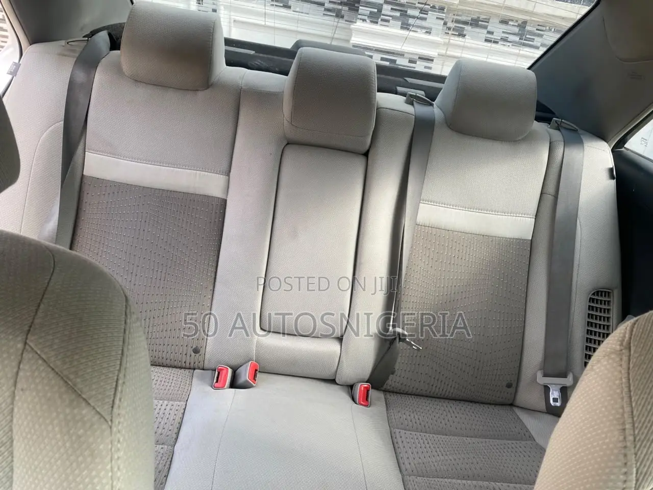 Toyota Camry LE 4dr Sedan (2.5L 4cyl 6A) 2013 White
