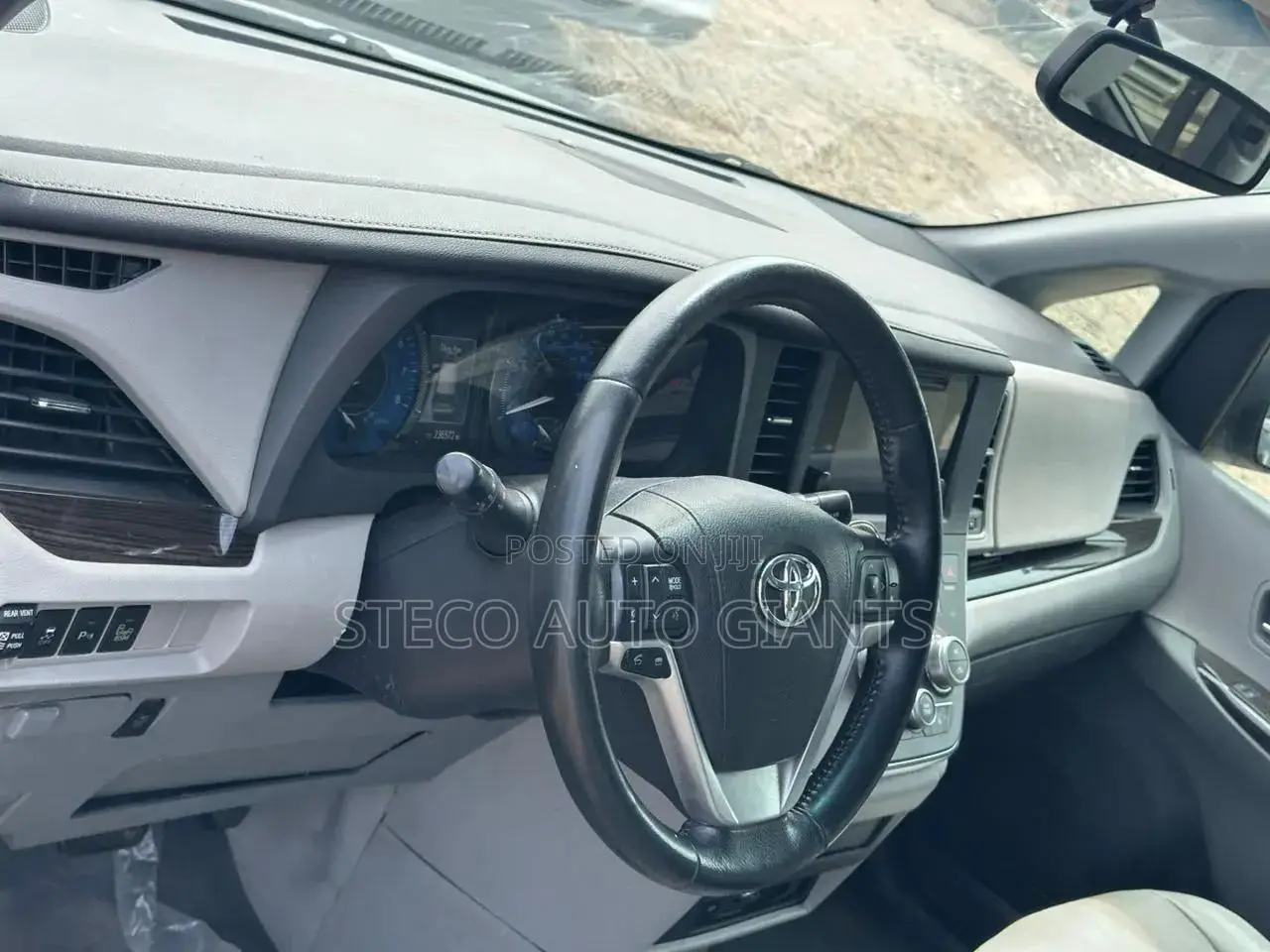 Toyota Sienna 2015 Silver
