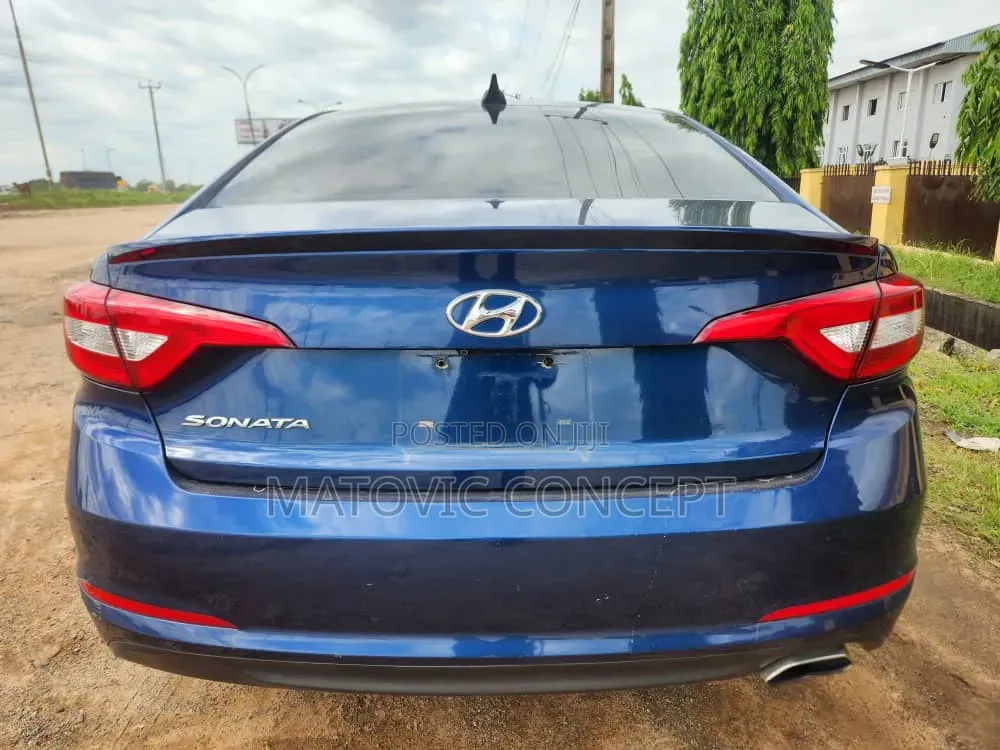 Hyundai Sonata SE 4dr Sedan (2.4L 4cyl 6A) 2015 Blue