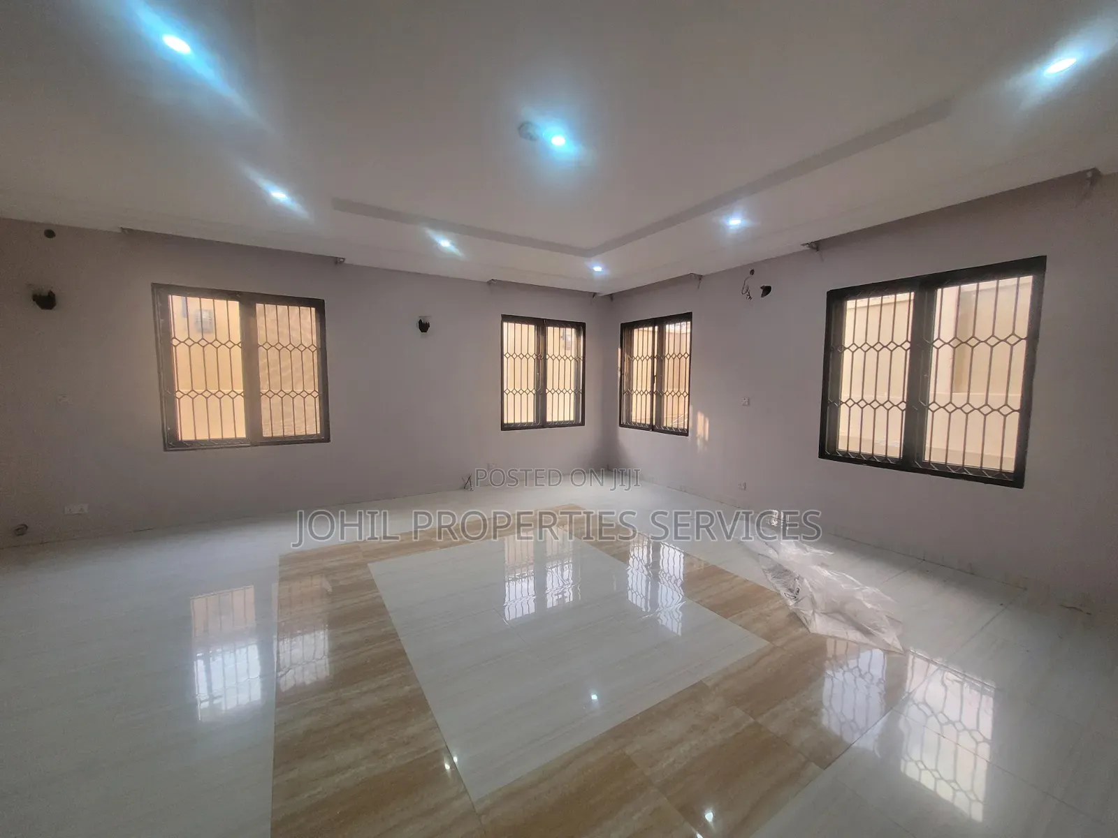 3bdrm Block of Flats in Wuye for rent