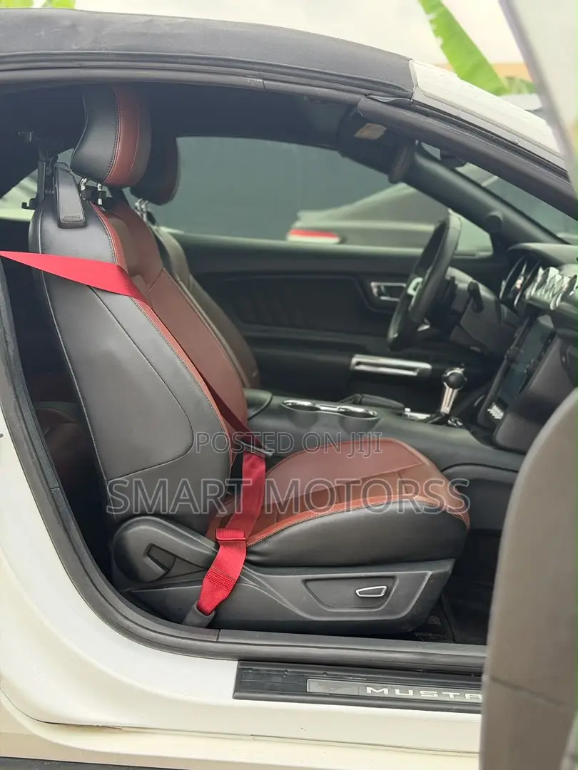 Ford Mustang 2015 White