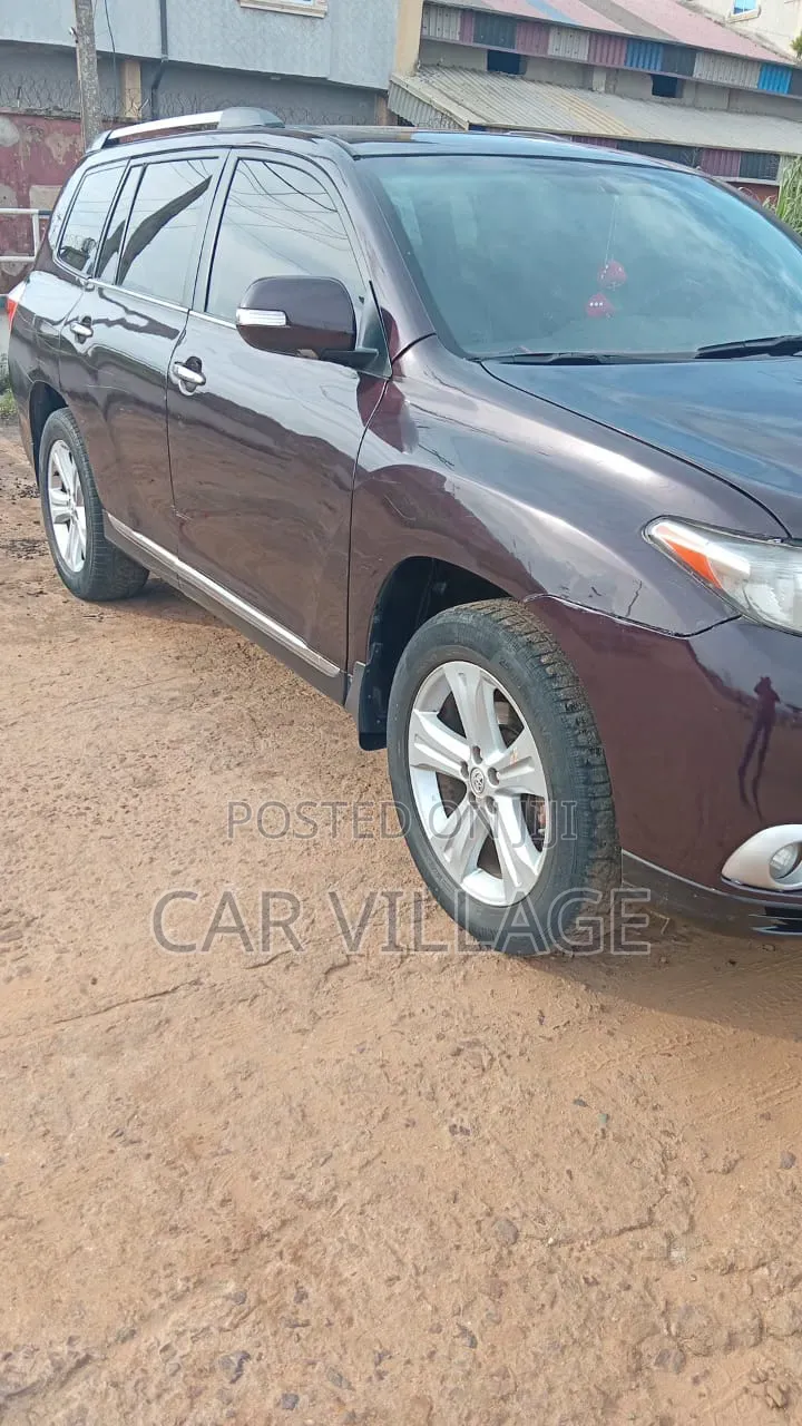 Toyota Highlander 2013 Brown
