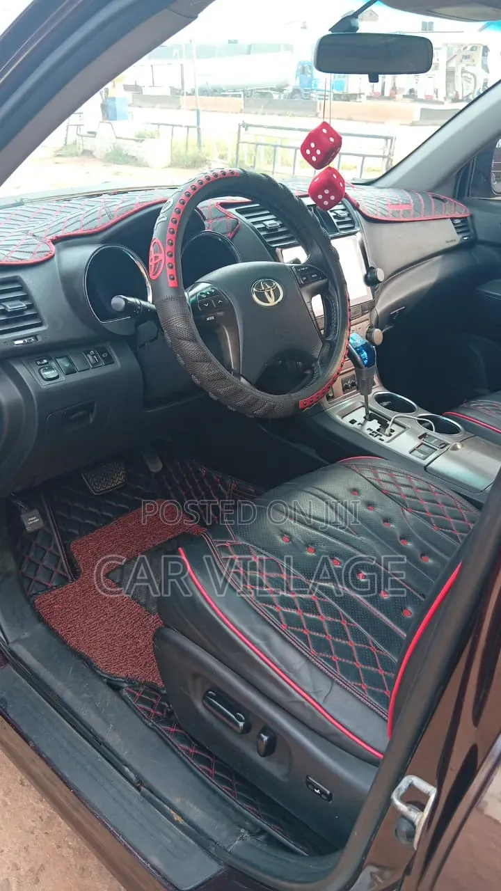 Toyota Highlander 2013 Brown