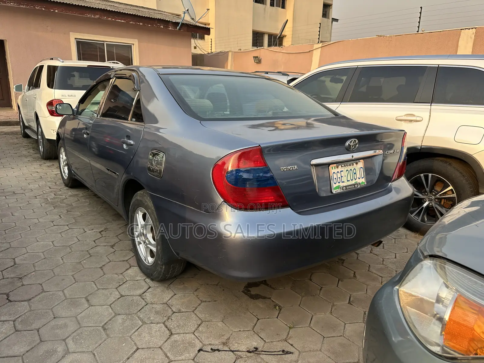Toyota Camry LE 4dr Sedan (2.4L 4cyl 5M) 2004 Blue