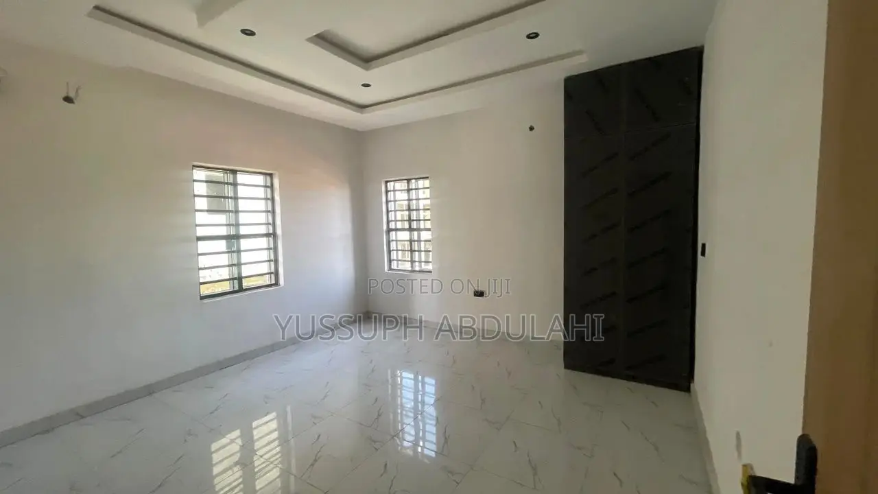 2bdrm Apartment in Yaba for sale
