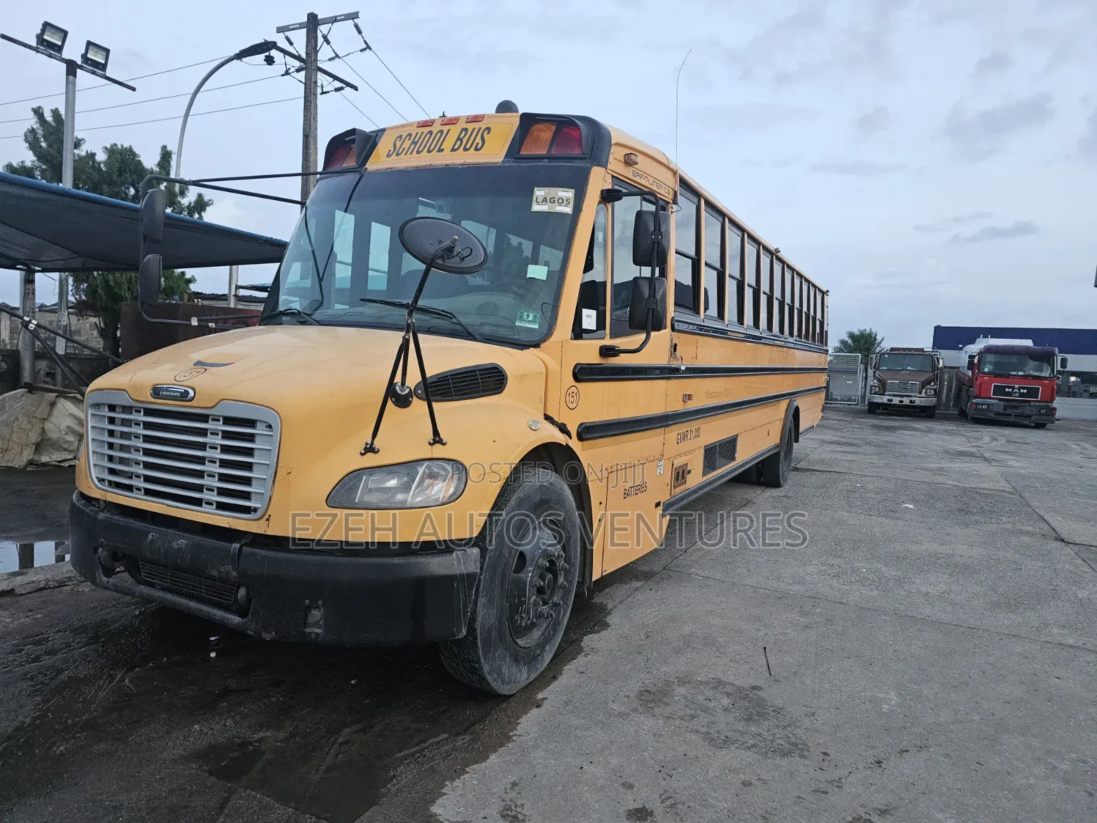 Freightliner M2 Ameritrans 2010 Yellow