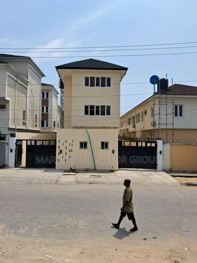 5bdrm Duplex in Ologolo Lekki for sale