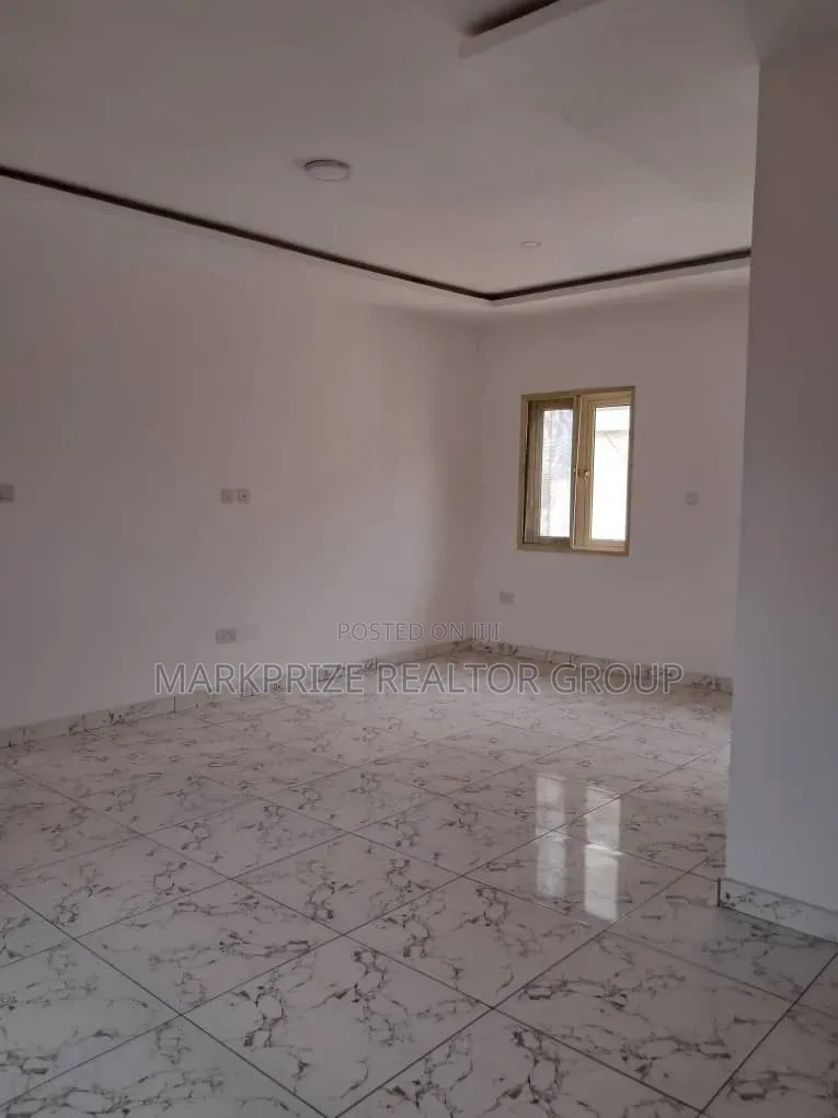 5bdrm Duplex in Ologolo Lekki for sale