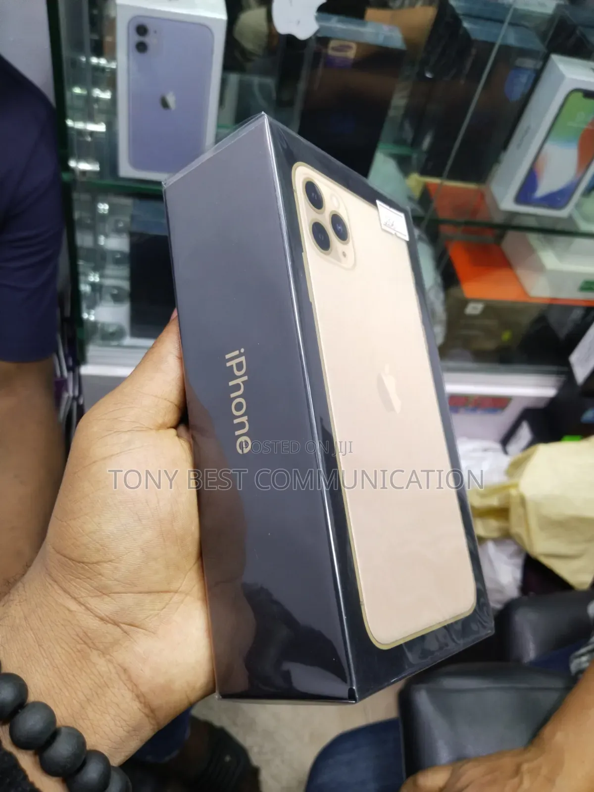 New Apple iPhone 11 Pro Max 256 GB Gold