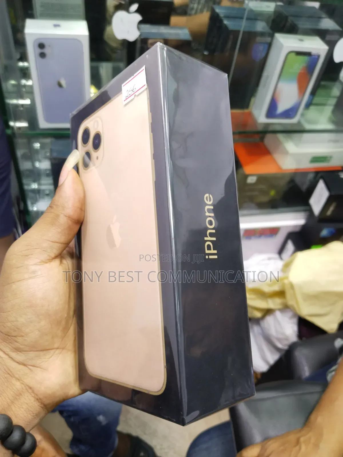 New Apple iPhone 11 Pro Max 256 GB Gold
