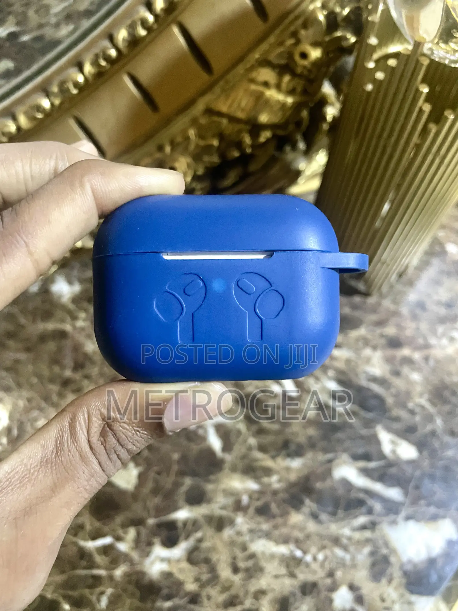 Airpods Pro 2 With a Case