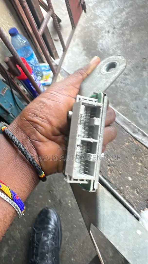 Gearbox Control Nissan Tiida 2008