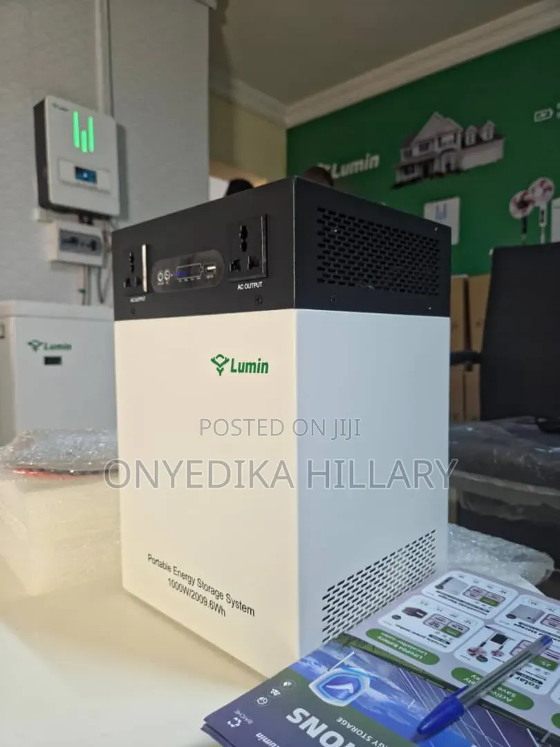 2kwhs Lumin Solar Generator