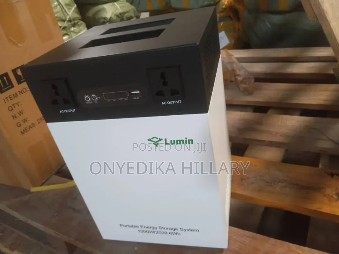 2kwhs Lumin Solar Generator