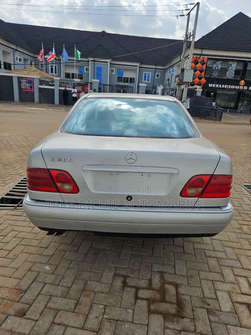 Mercedes-Benz E280 2007 Silver