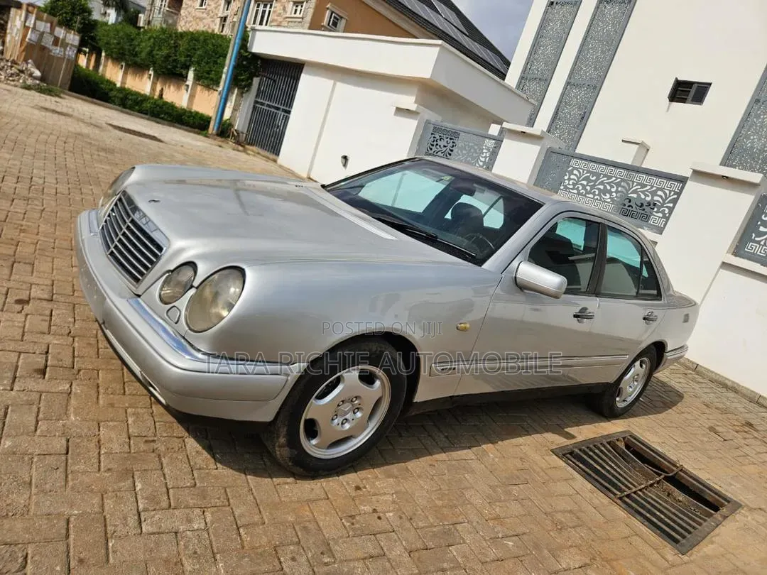 Mercedes-Benz E280 2007 Silver