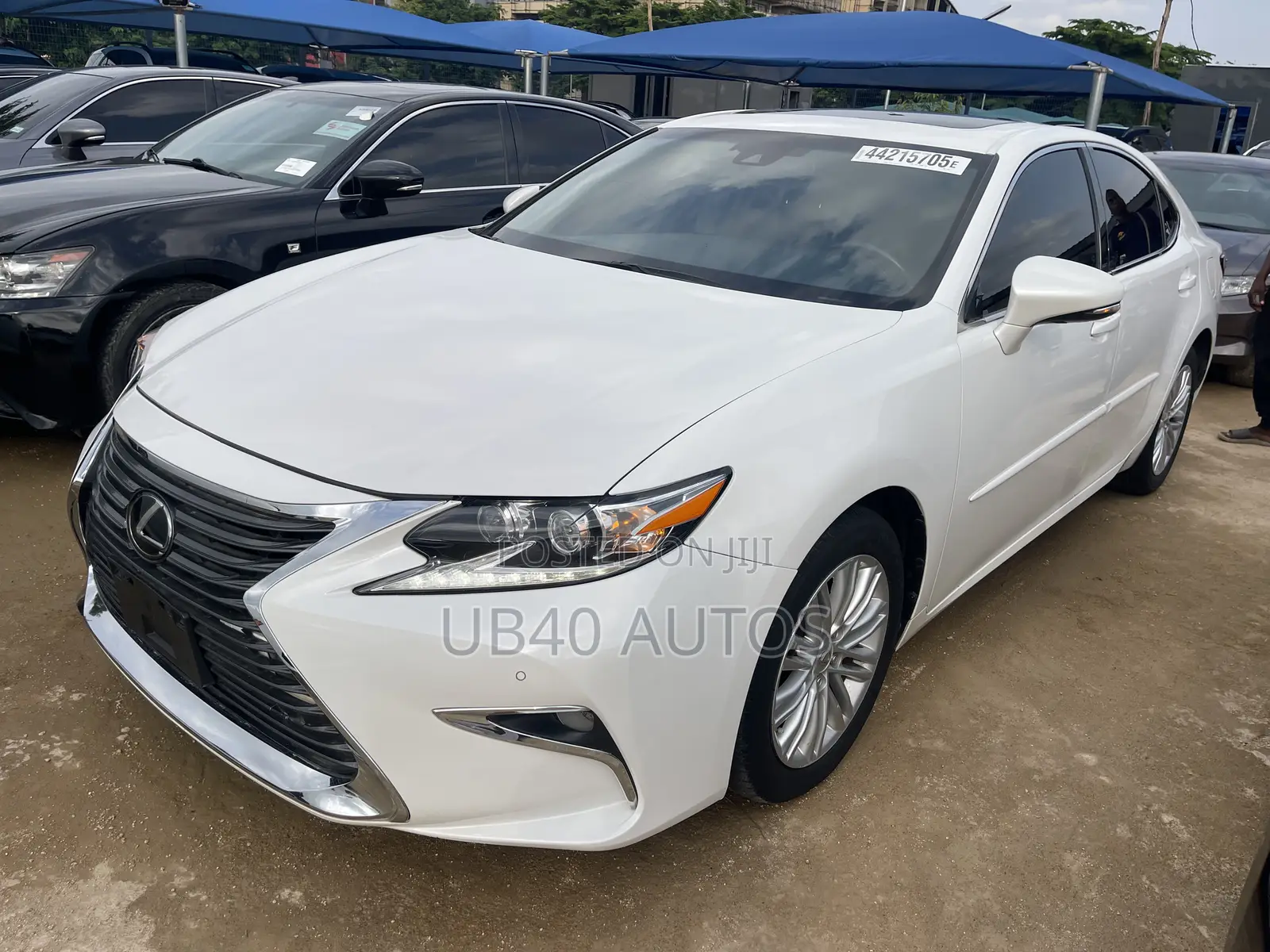 Lexus ES 350 FWD 2017 White