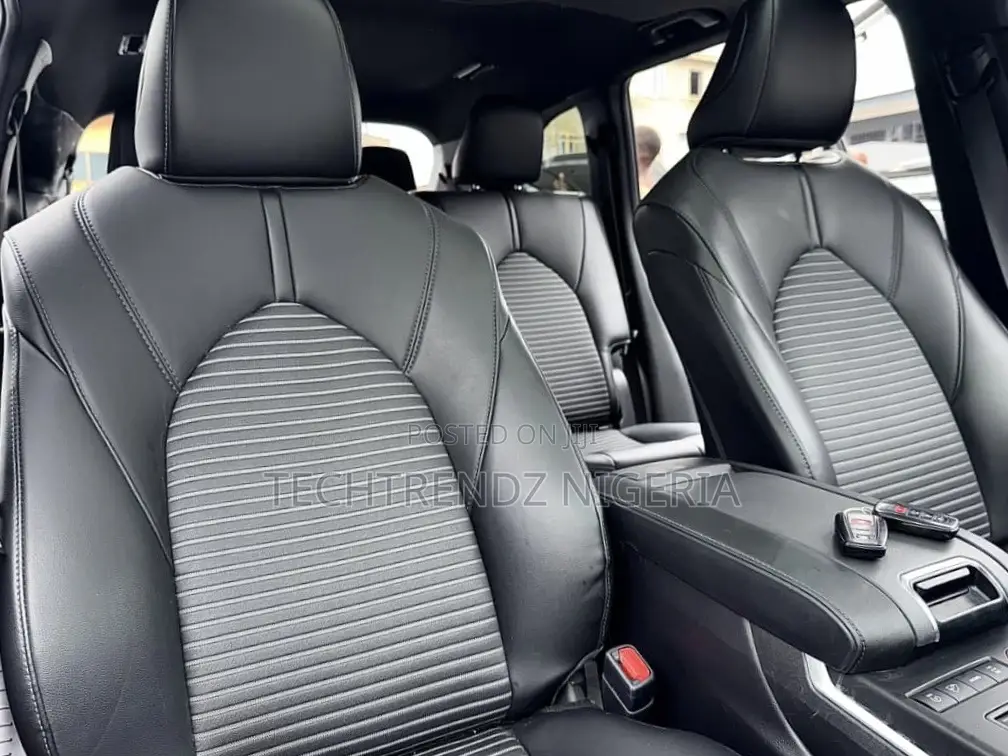 Toyota Highlander 2022 White