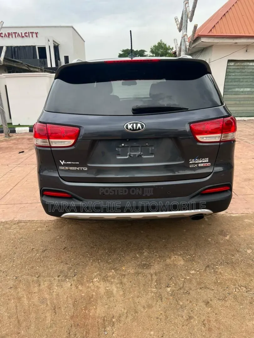 Kia Sorento 4dr SUV 2016 Gray