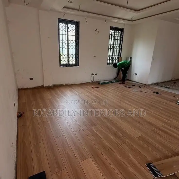 Vinyl Flooring Professionally Installation